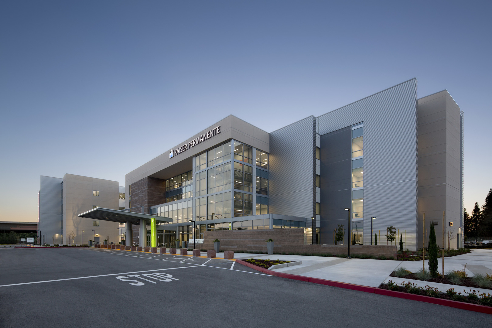 Kaiser Permanente Skyport Medical Office Building Awarded LEED Platinum ...